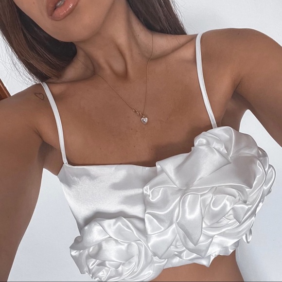 BNWT ZARA FLORAL APPLIQUÉ SATIN TOP - Picture 5 of 16